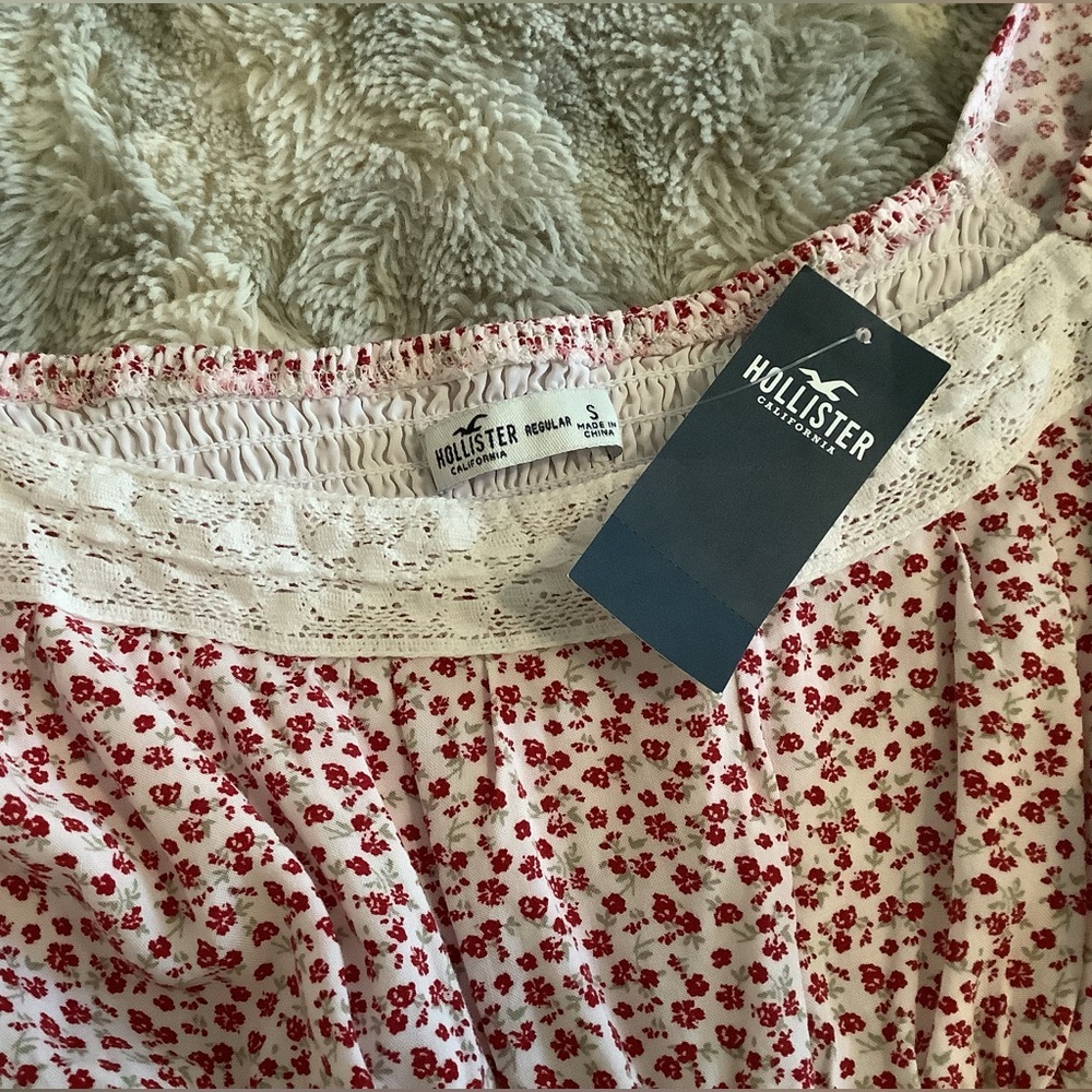 NWT.  Hollister - Pink and Red Floral Babydoll Mini Dress - Size: Small - Picture 2 of 5